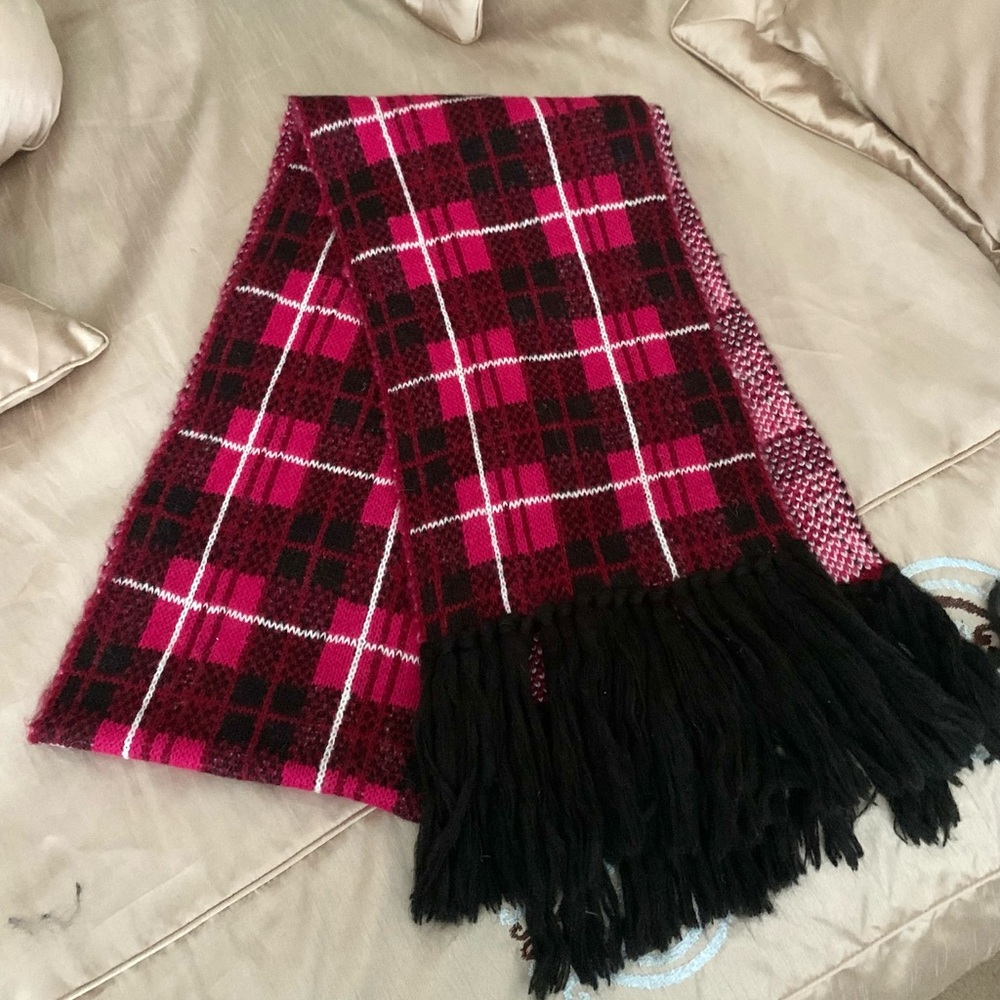NWT Kate Spade Pink and Black Plaid Woodland Scarf - Picture 2 of 10
